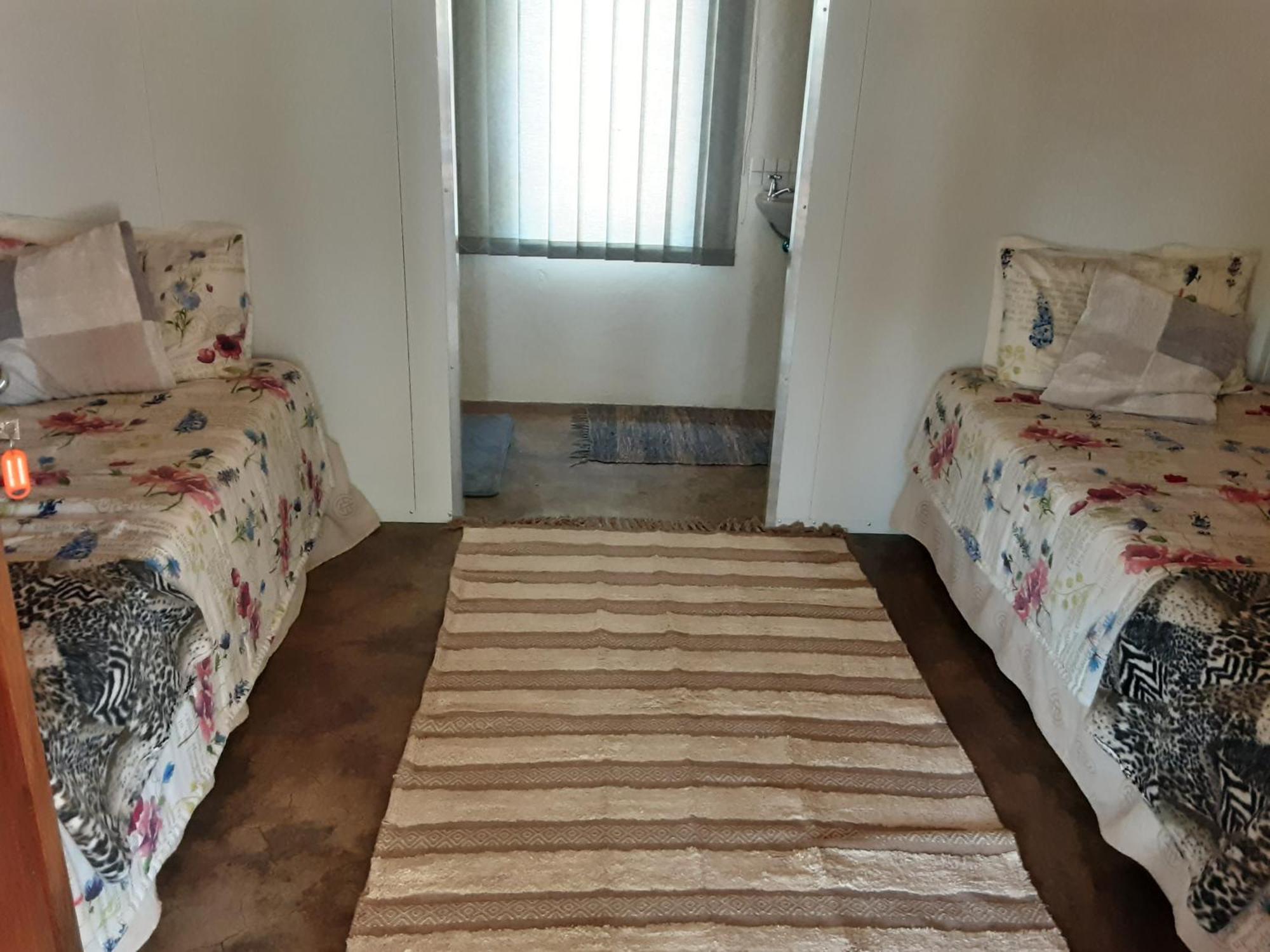 Kai-Oms Backpackers Lodge Оучо Екстер'єр фото